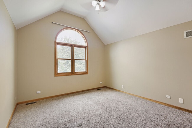 Building Photo - 2805 Breckenridge Cir