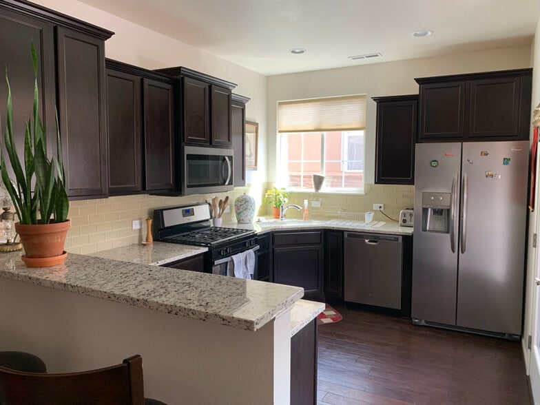 Building Photo - 15102 E Batavia Pl