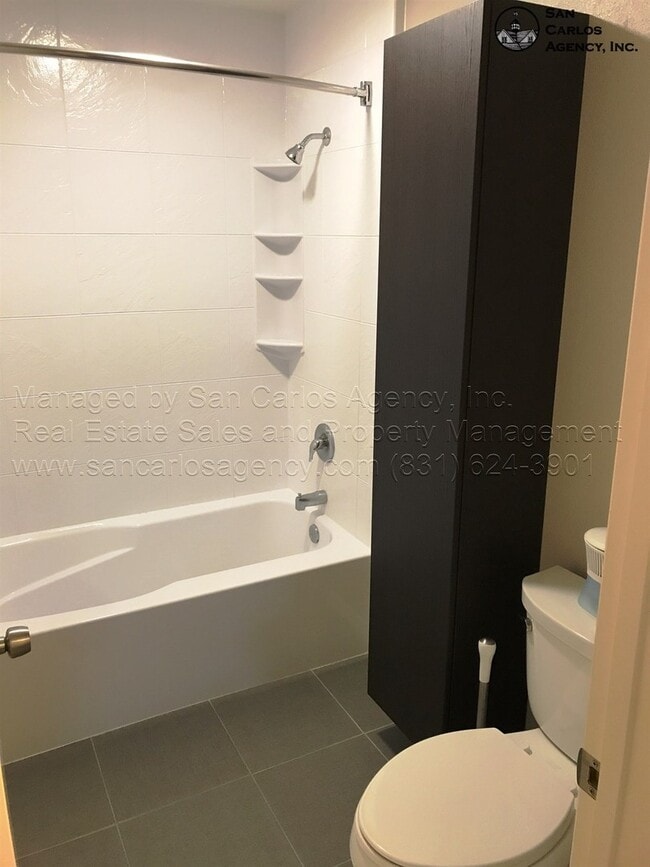 Building Photo - Spacious & Updated 2 Bed Downtown Monterey...