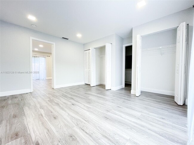 Building Photo - 1826 My Pl Ln