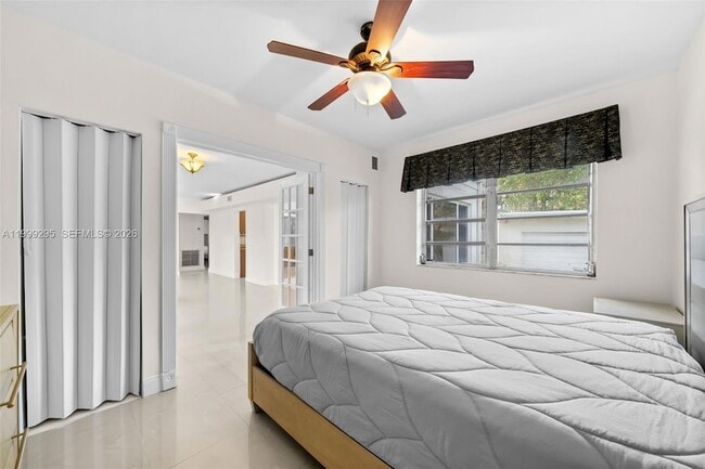 Building Photo - 261 188th St