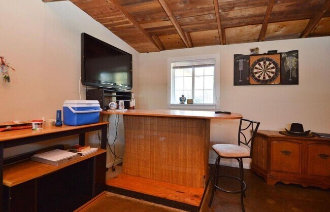 Building Photo - $3,490 / GORGEOUS CENTRAL FREMONT HOME COM...
