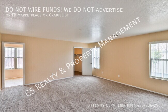 Building Photo - 2306 E Palm Beach Dr