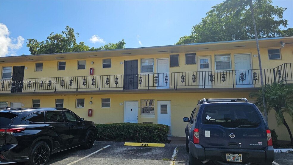 Building Photo - 20200 NE 29th Ct
