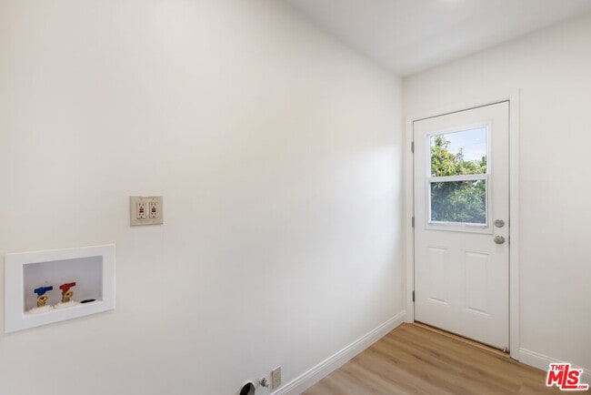 Building Photo - 1720 N Ave 45