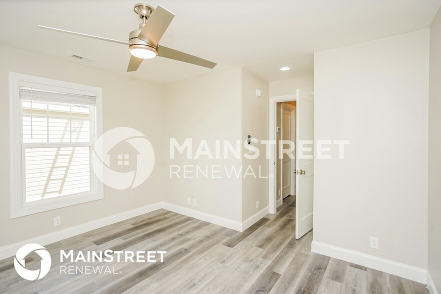 Building Photo - 3161 4th Ave S