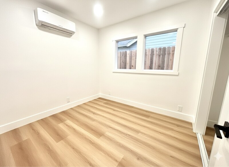 Building Photo - 854 Orange Ave