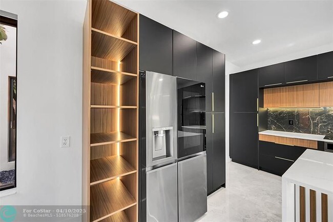 Building Photo - 6488 Via Rosa