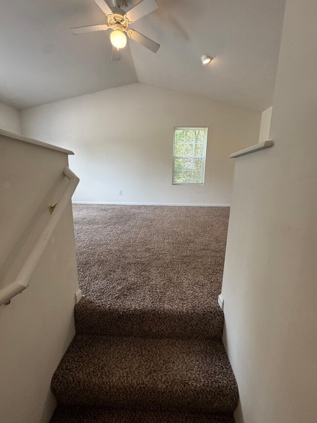 Building Photo - 3410 E St Charles Rd