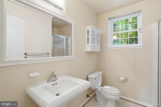 Building Photo - 2391 Hunters Square Ct