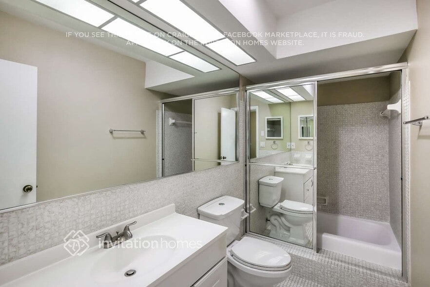 Building Photo - 4903 Banyan Ln