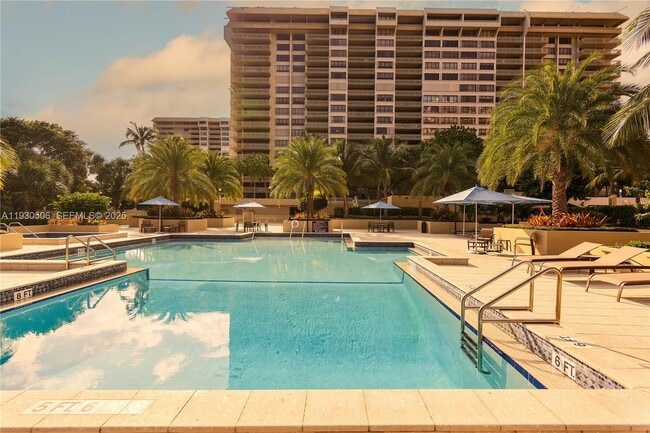 Building Photo - 2 Grove Isle Dr