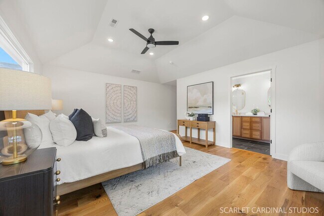 Building Photo - 715 N Brainard St