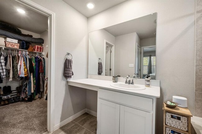 Building Photo - 125 Night Sky Dr