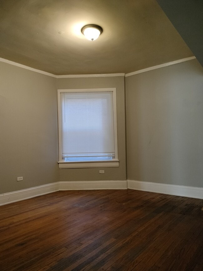 Building Photo - 7729 S Essex Ave