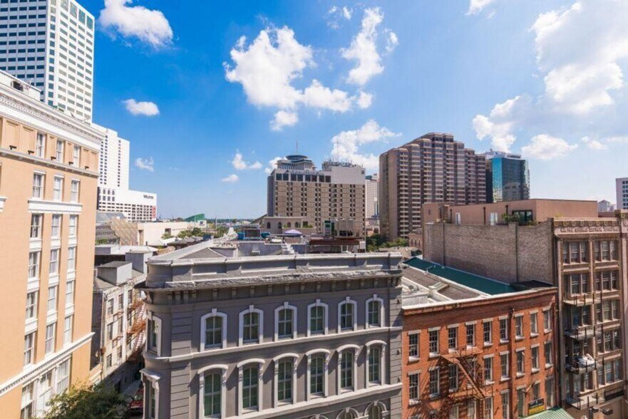 Building Photo - 201 Magazine St