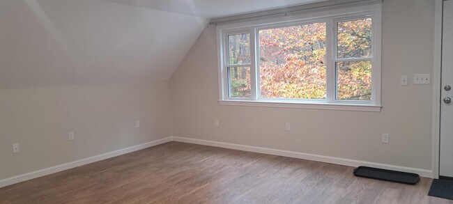 Building Photo - 338 Haverhill Rd