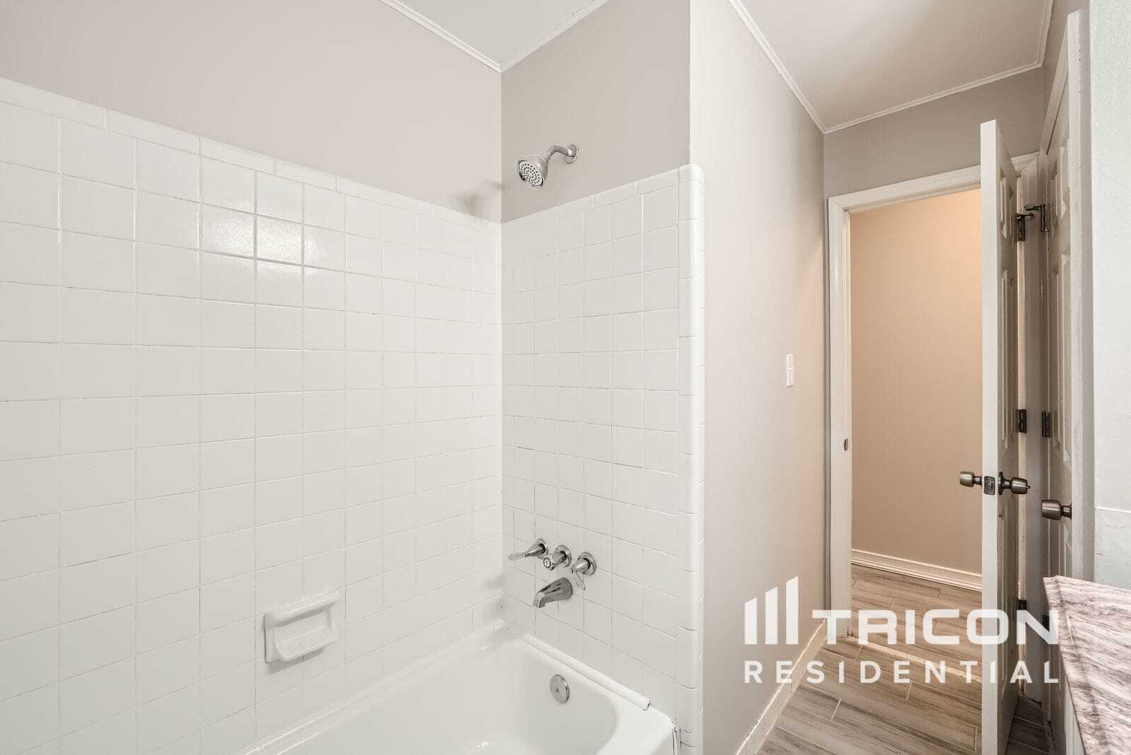 Building Photo - 5313 Larewood Dr