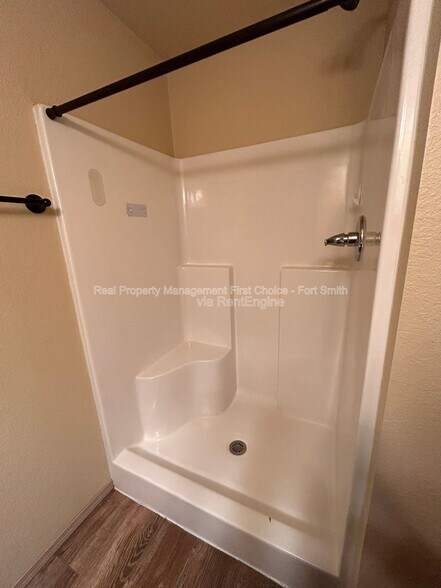 Building Photo - 318 S 12th St