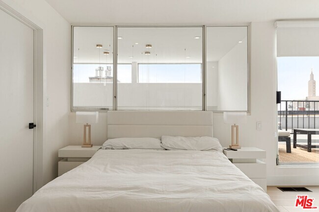 Building Photo - 10630 Wilkins Ave