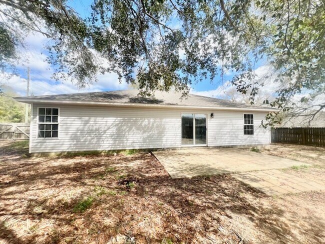 Building Photo - 3200 Skynight Dr