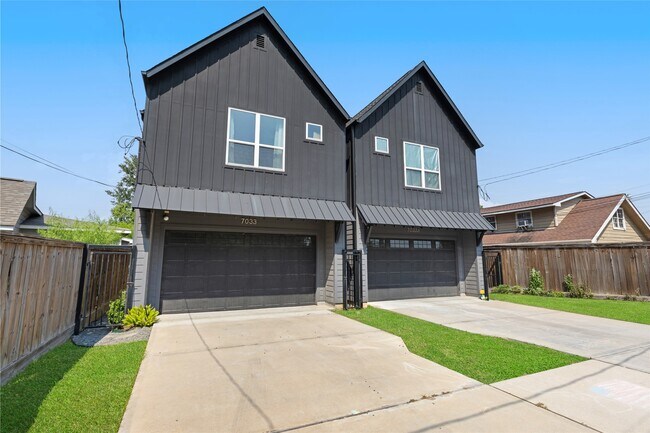 Primary Photo - 7033 Avenue L