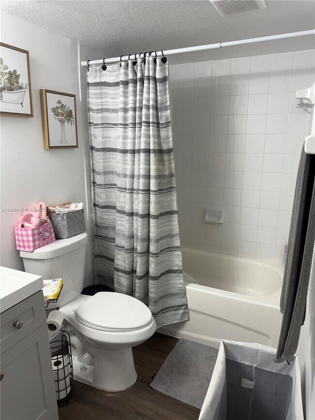 Building Photo - 1271 SE 28th Ct