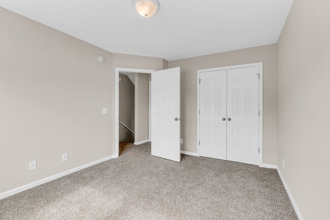Building Photo - 3 Bedroom 2.5 Bathroom Townhome in Cypress Point - Richmond Hill