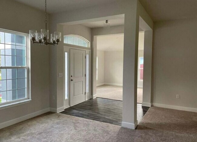 Building Photo - 5237 NW Reba Cir