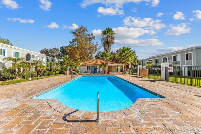 Building Photo - 1240 N Broadway