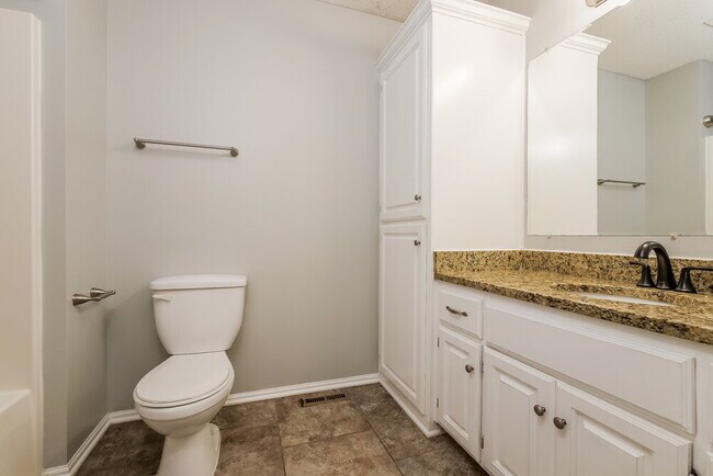 Building Photo - 515 Hibiscus Dr