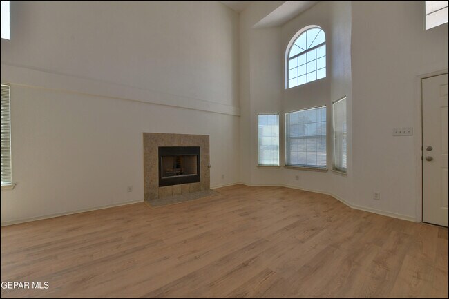 Building Photo - 253 Summerbrooke Ct