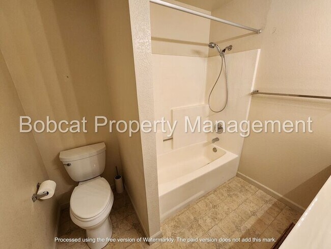 Building Photo - 1740 Cedarwood Dr