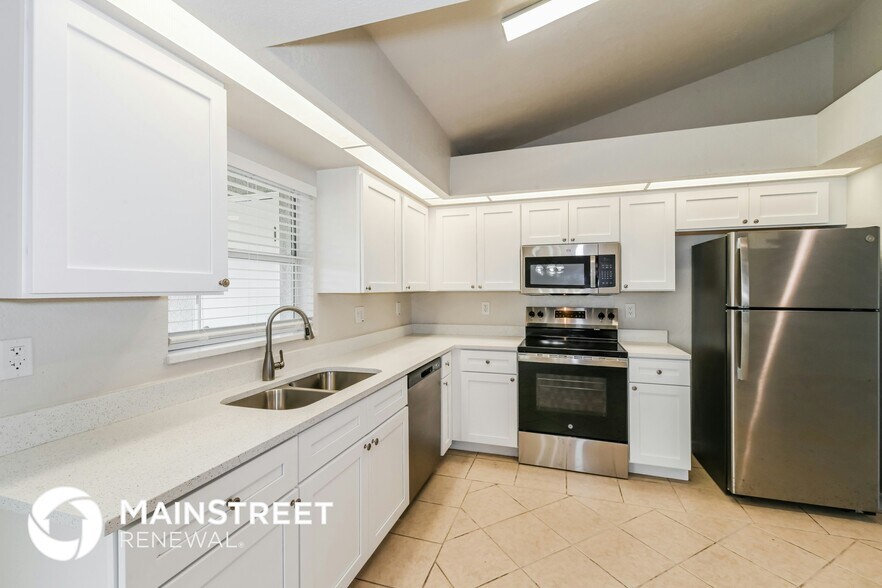 Building Photo - 1610 NE 43rd Terrace