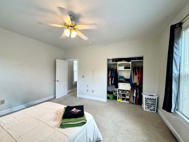Building Photo - Charming 3 Bed/2 Full Bath in Columbia Tus...