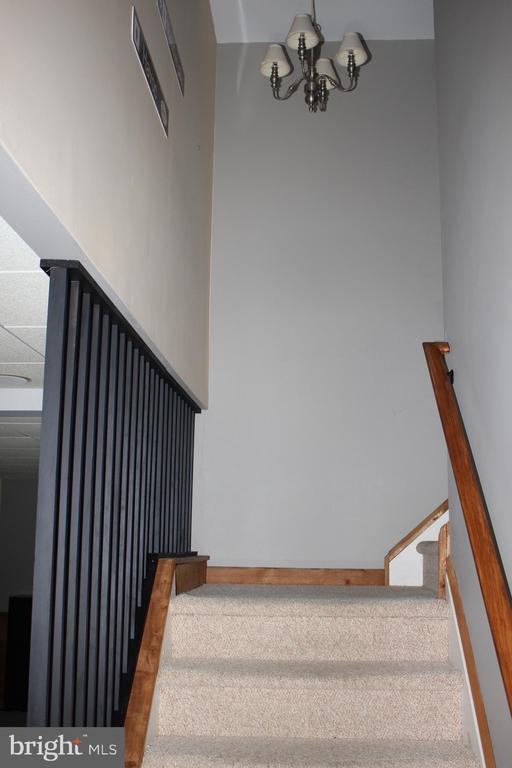 Building Photo - 176 S Patricia Dr