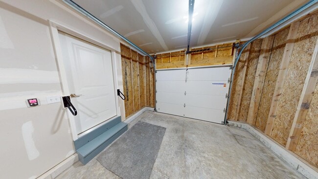 Building Photo - 513 St George St