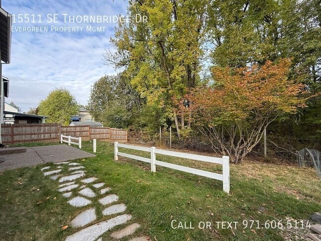 Building Photo - 15511 SE Thornbridge Dr