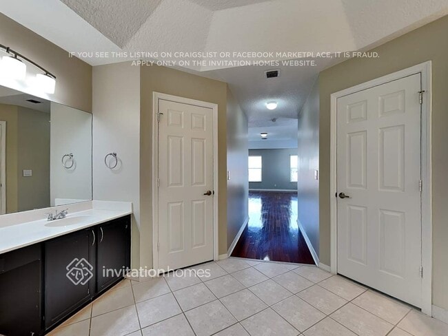 Building Photo - 7619 Oakboro Dr