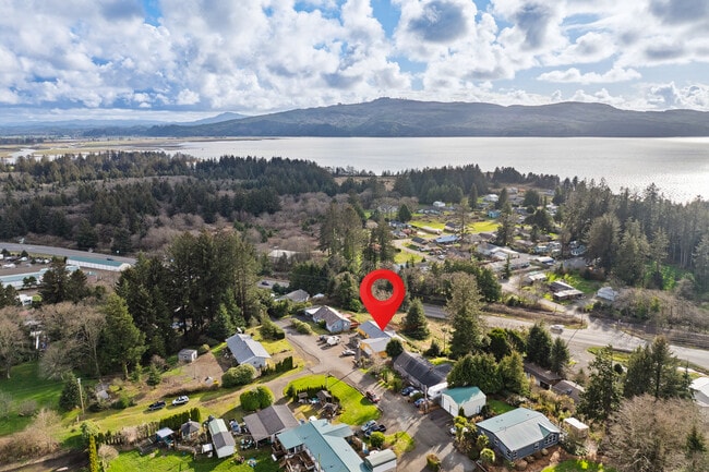 Building Photo - Bay City