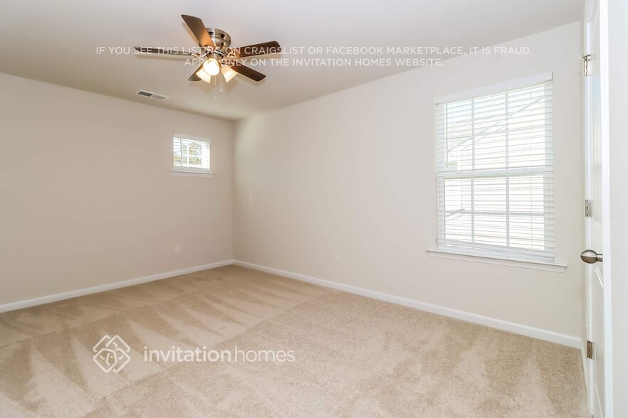 Building Photo - 321 Kennerly Ctr Dr