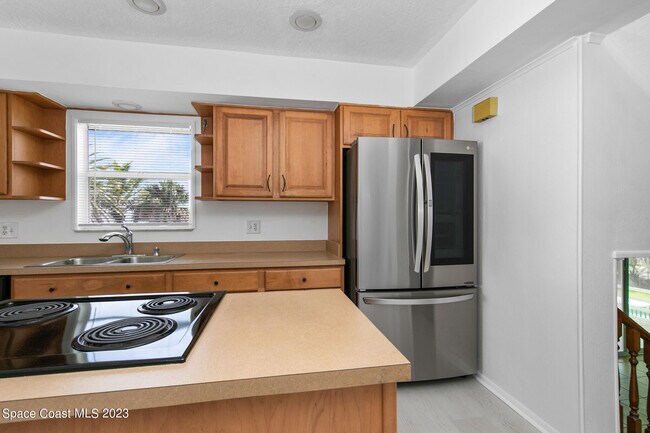 Building Photo - 7810 S Tropical Trail