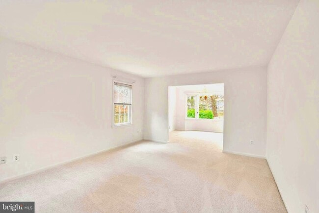 Building Photo - 7109 Davis Ct