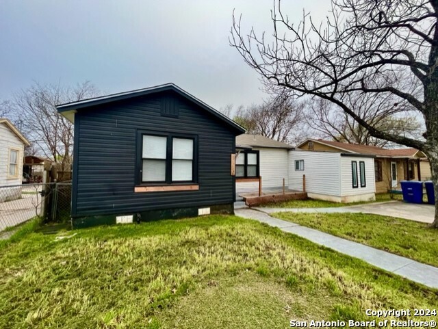 Building Photo - 1110 Clower-