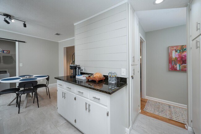 Building Photo - 3828 Reese Rd