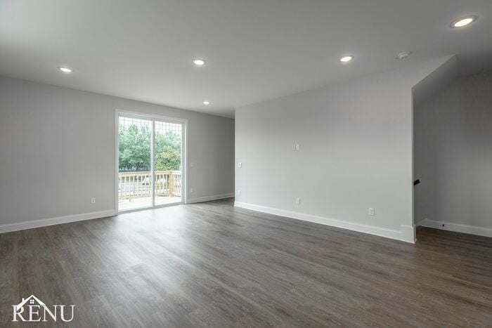 Building Photo - 5691 Sofias Cir