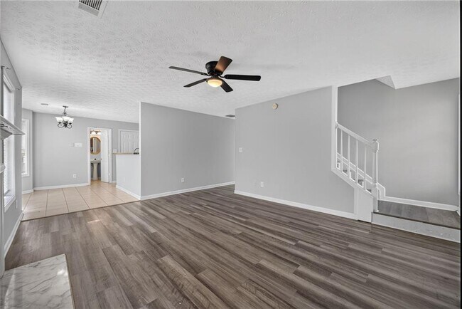 Building Photo - 530 Sterling Pointe Ct NW