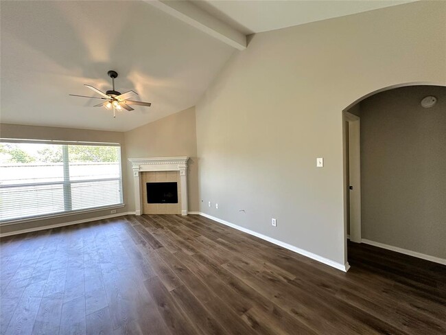 Building Photo - 3031 Valley Ct