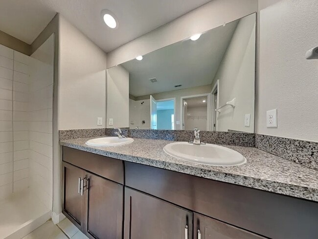 Building Photo - 1615 Blue Rose Dr
