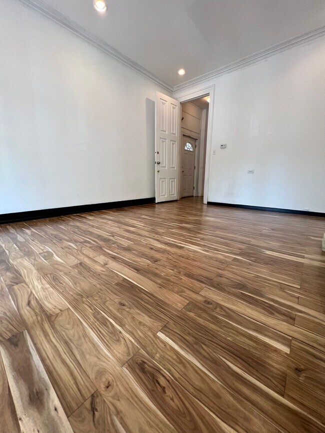 Building Photo - 412 N 32nd St